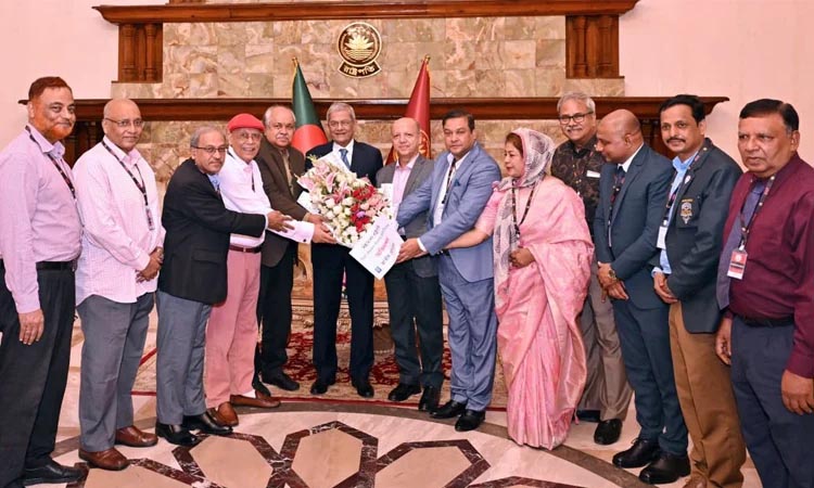 গণতন্ত্র বাঁচাতে হলে গণমাধ্যমকেও বাঁচাতে হবে : রাষ্ট্রপতি